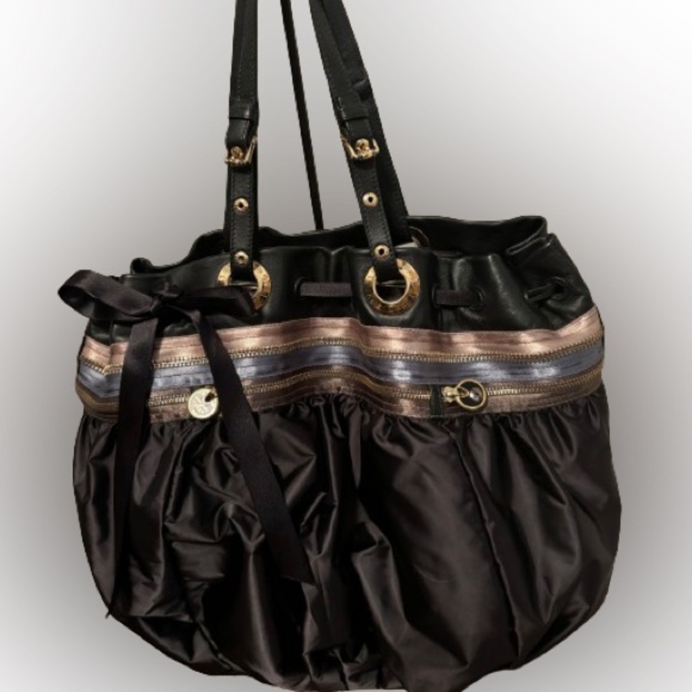 Henri Bendel Oversized Drawstring shoulder bag w dustbag